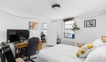 27 Franklin St, Newport, RI 02840