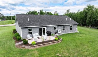 51 Knoll Crest Dr, Bangor, ME 04401
