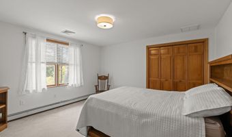 4 Canterbury Ln, Bourne, MA 02532