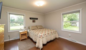 204 E Madison Dr, Polk City, IA 50226