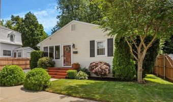 1958 Cranston St, Cranston, RI 02920