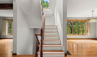 9 Pavillion Rd, Amherst, NH 03031