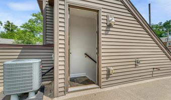 5701 11TH St N 2, Arlington, VA 22205