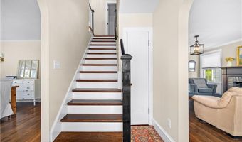 24 Huntington Dr, East Providence, RI 02916