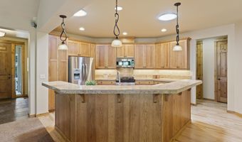 60826 Goldenwood Loop, Bend, OR 97702
