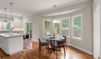 4226 40TH St N, Arlington, VA 22207