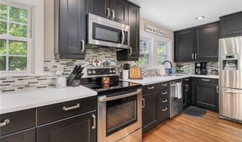 138 Homecrest Ave, North Smithfield, RI 02896