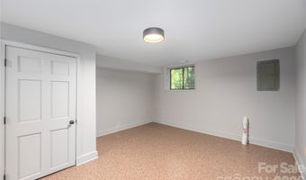 35 McKinney Rd, Asheville, NC 28805
