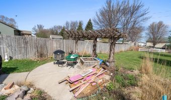 1012 E Magnolia Dr, Brandon, SD 57005