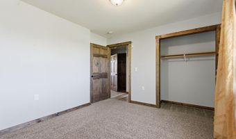 1006 NE 28th Ave, Aberdeen, SD 57401