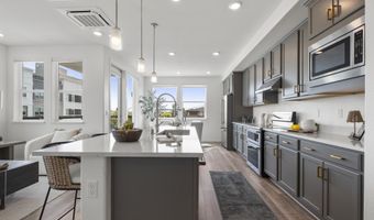 2818 Fifth St, Alameda, CA 94501