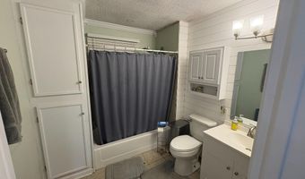 710 Hildebrand Dr, Bonneau, SC 29431