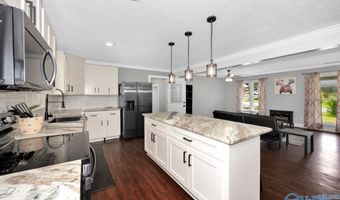 121 11th Pl NW, Arab, AL 35016