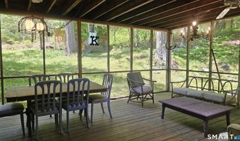 29 Carol St, Danbury, CT 06810