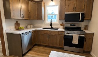 711 Clausen Ave, Albert Lea, MN 56007