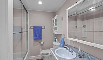 21 Foxhill Ave, Bristol, RI 02809
