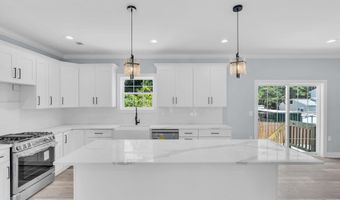 443 Western Blvd, Bayville, NJ 08721