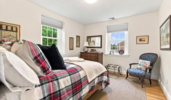 49 W SKIPPACK Pike, Ambler, PA 19002