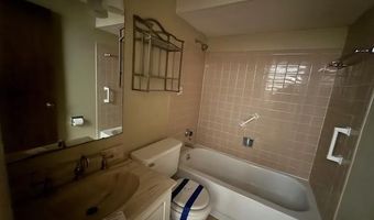 1653 Award Dr, Ballwin, MO 63021
