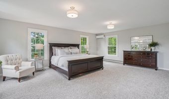 1805 ARMY NAVY Dr, Arlington, VA 22202
