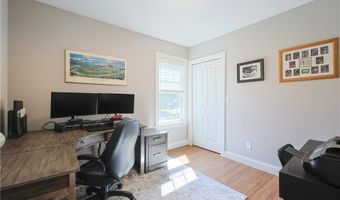 48 Garfield Ave, Bristol, RI 02809