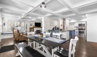 20 Bradley Ave, Branford, CT 06405