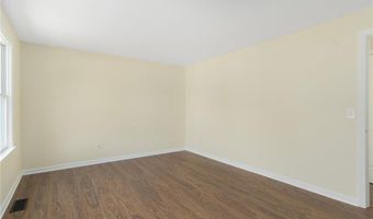 208 W View Rd, Middletown, RI 02842
