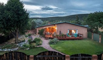 42 A And B Arroyo Hondo Seco Rd, Arroyo Hondo, NM 87513
