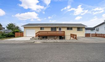 749 1ST St, Brookings, OR 97415