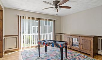 21 Clifton Rd, Bristol, RI 02809