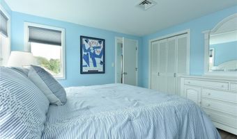 207 Bellevue Ct, Narragansett, RI 02882