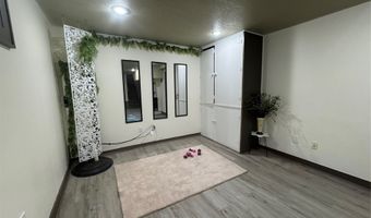 870 39th St, Des Moines, IA 50312