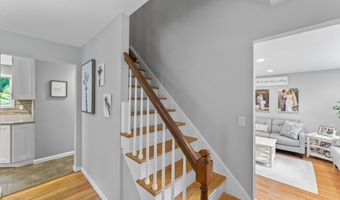 33 Ridgedale Rd, Bethel, CT 06801