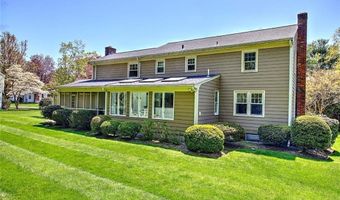 11 Henry Dr, Barrington, RI 02806