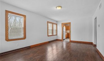 2218 Lee Dr, Akron, OH 44306