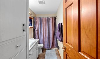 1900 OLDE CASALOMA Dr, Appleton, WI 54913