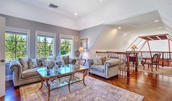 4 Pine Tree Ln, Lincoln, RI 02865