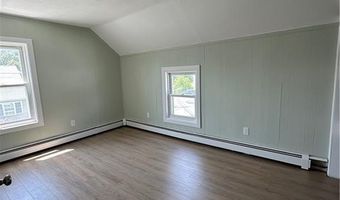 17 Warren Ave, Lincoln, RI 02865