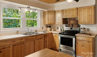 244 Mcmahon Ln, Bakersville, NC 28705