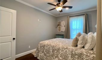18 Sylvan St, Newport, RI 02840
