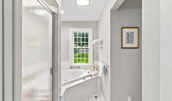 142 Ferry Rd, Bristol, RI 02809