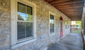 2165 STATE St, Alburtis, PA 18011