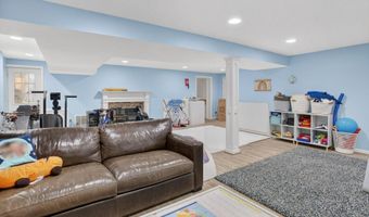 5703 CROMWELL Dr, Bethesda, MD 20816