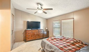 24 Silver Pond Dr, Apple Creek, OH 44606