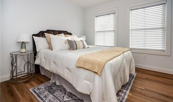 32 Exchange St 103, East Greenwich, RI 02818
