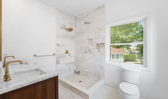 51 Burnett Rd, Warwick, RI 02889
