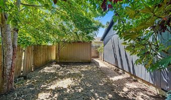 111 Enos St, Amity, OR 97101