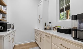 810 Caddo Dr, Benton, AR 72019