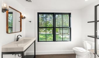 35 New St, Sharon, CT 06069