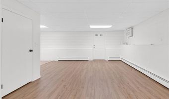 44 Village Ave, Cranston, RI 02920